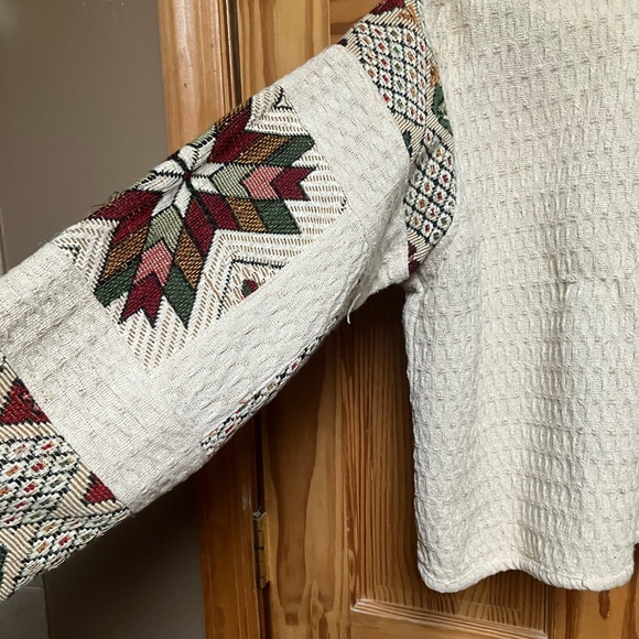 PASSPORT OF PIER ONE EMBROIDERED CROP JCKET - WOOD BUTTONS - Picture 6 of 7